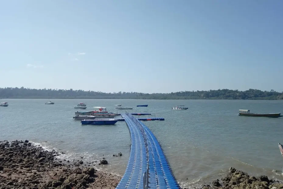 a floating dock named Aerial Bay Jetty